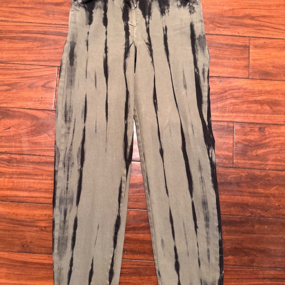 Stylish Green and Black Tie-Dye Women Jeans - Picture 9 of 15
